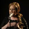 Adele: “Supero la paura con le barzellette”