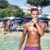Marco Carta mostra i muscoli
