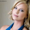 Charlize Theron, eroina in un video
