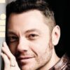 La magia del Natale cantata da Tiziano Ferro