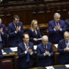 Camera, il governo Meloni incassa la fiducia con 235 sì