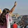 Iran, folla per commemorare Mahsa a 40 giorni dalla morte: “la polizia spara ai manifestanti”