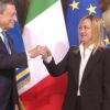 Meloni riceve la “campanellina” da Draghi ed ora è pronta per Macron
